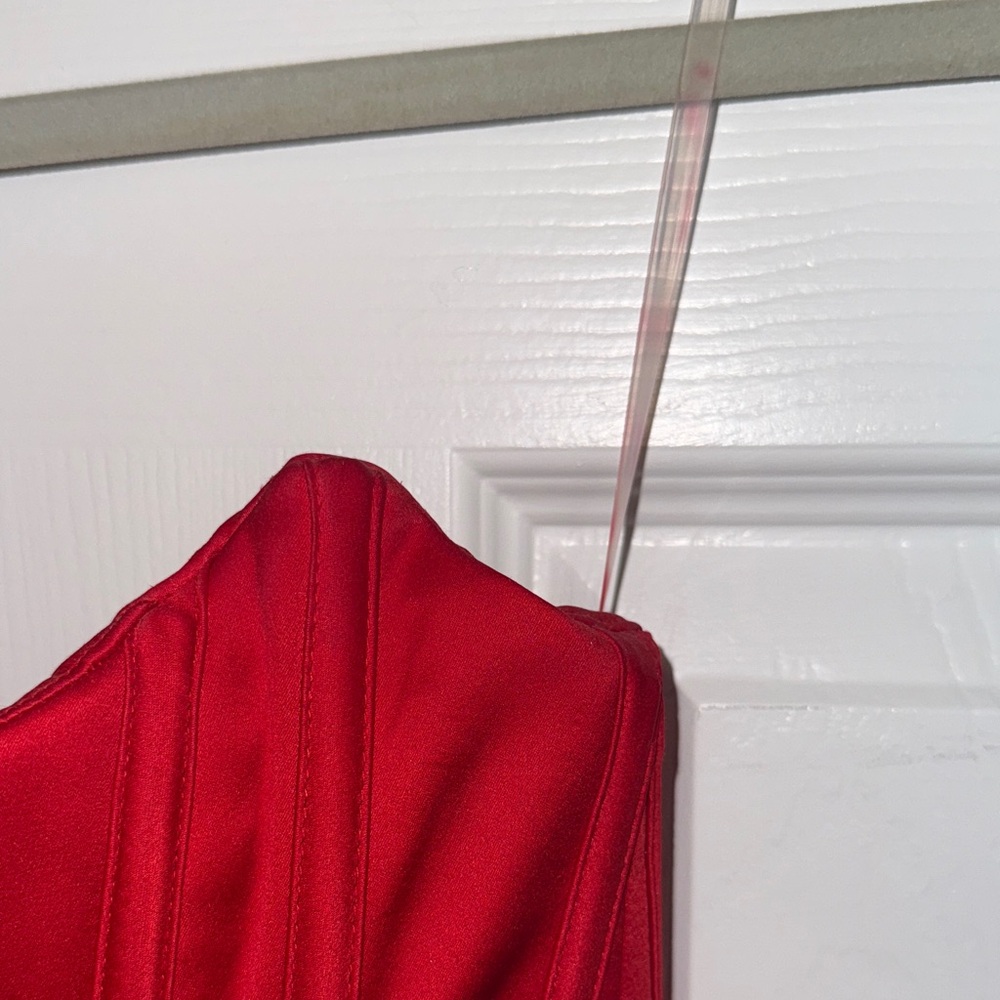 House of CB Scarlet Crop Top - Picture 2 of 4